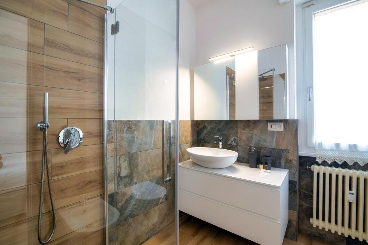 Ferienwohnung Piazza Roma - The House Of Travelers Como Exterior foto