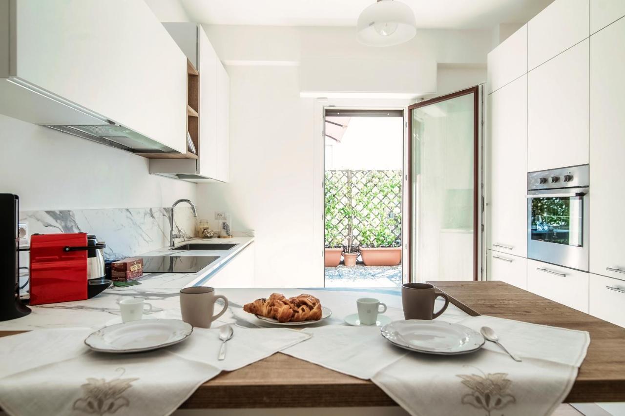 Ferienwohnung Piazza Roma - The House Of Travelers Como Exterior foto