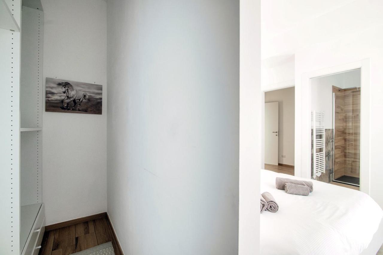 Ferienwohnung Piazza Roma - The House Of Travelers Como Exterior foto