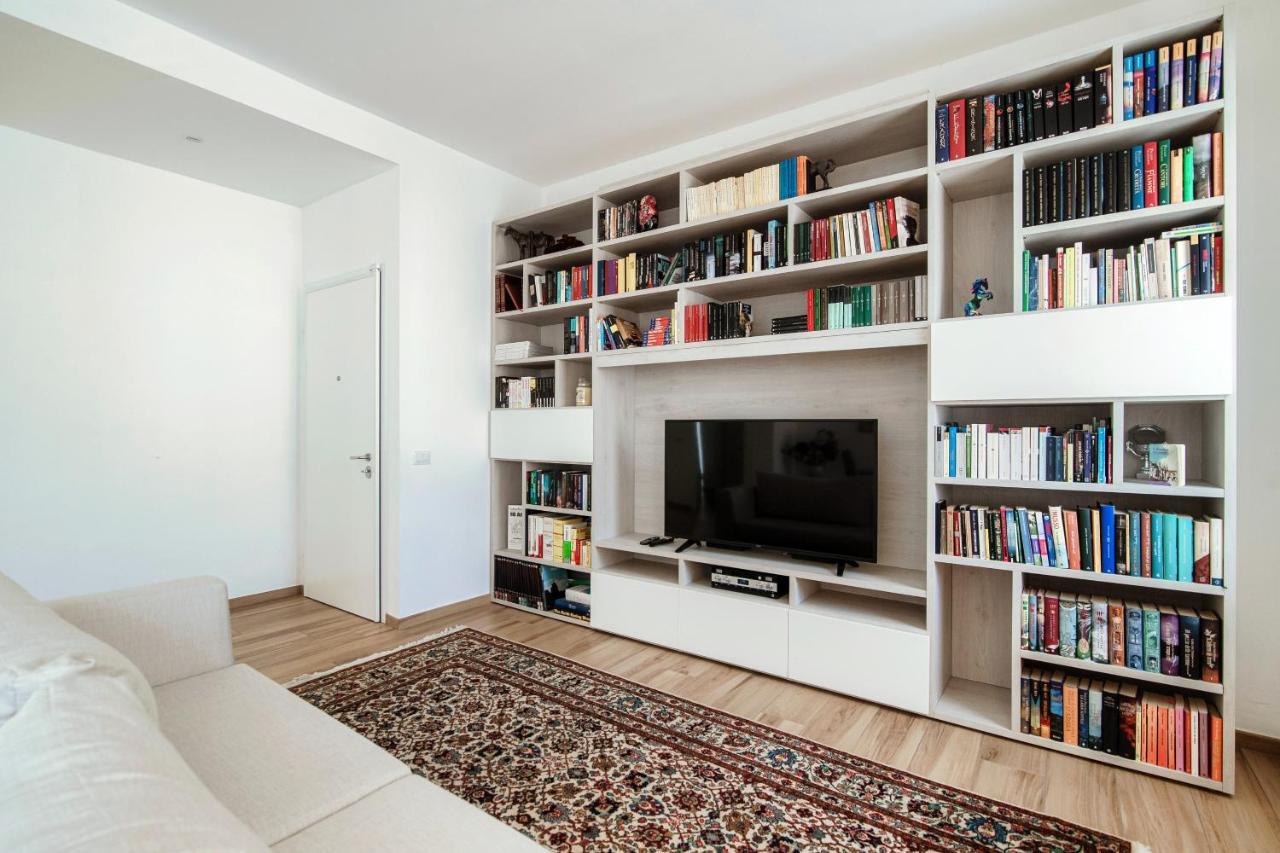 Ferienwohnung Piazza Roma - The House Of Travelers Como Exterior foto