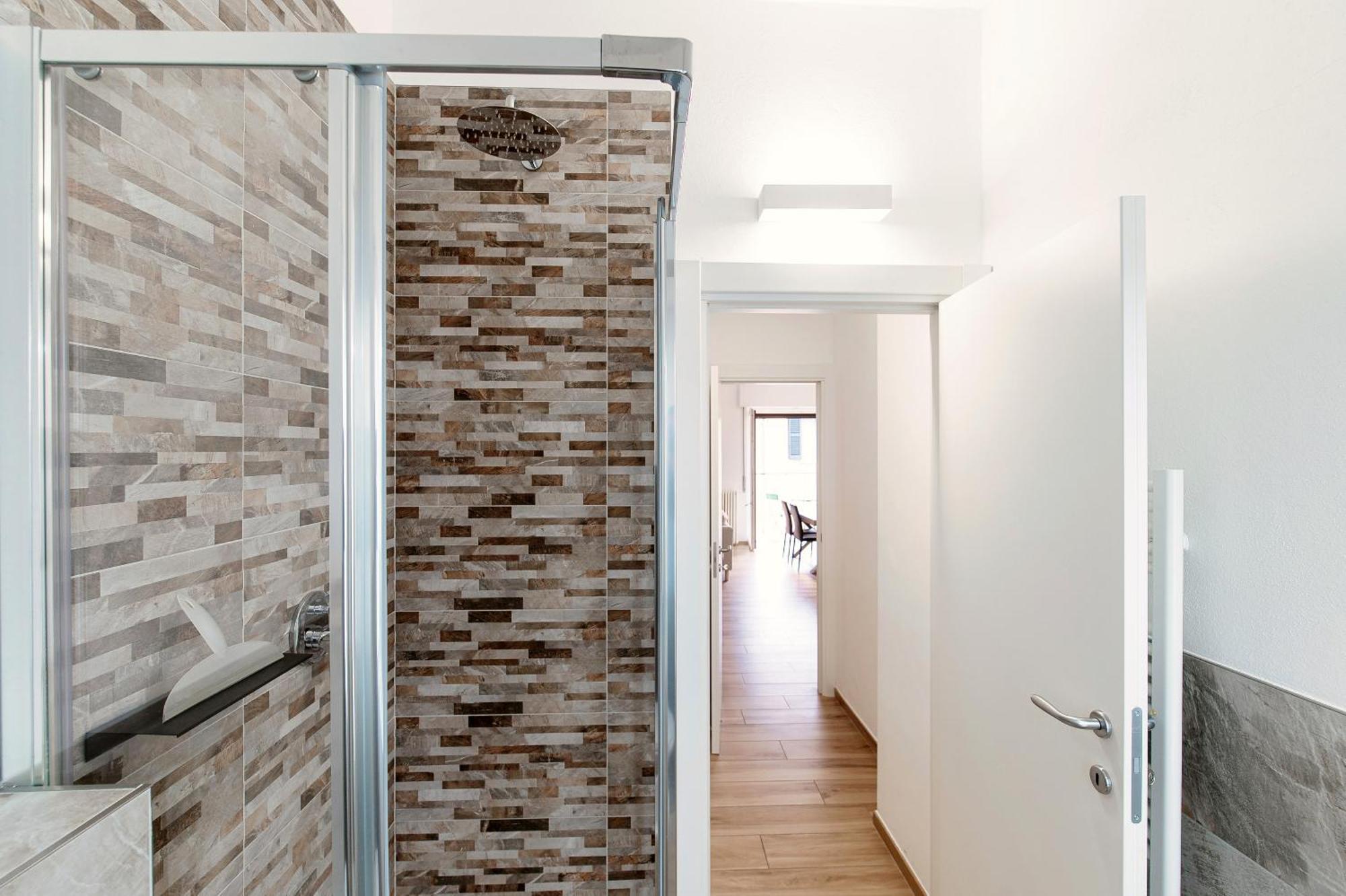 Ferienwohnung Piazza Roma - The House Of Travelers Como Exterior foto